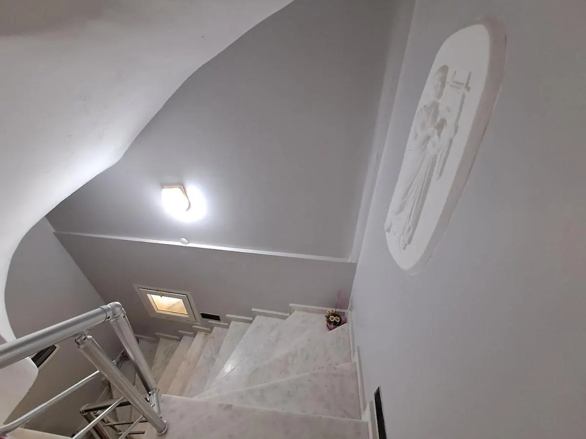 Kusadasi Deniz Yildizi Sitesi Havuzlu Villa