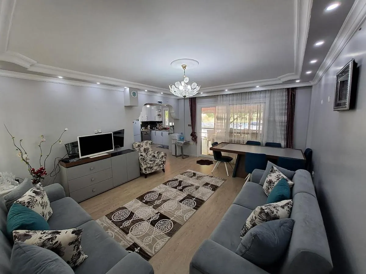 Villa Kusadasi Deniz Yildizi Sitesi Havuzlu Türkiye
