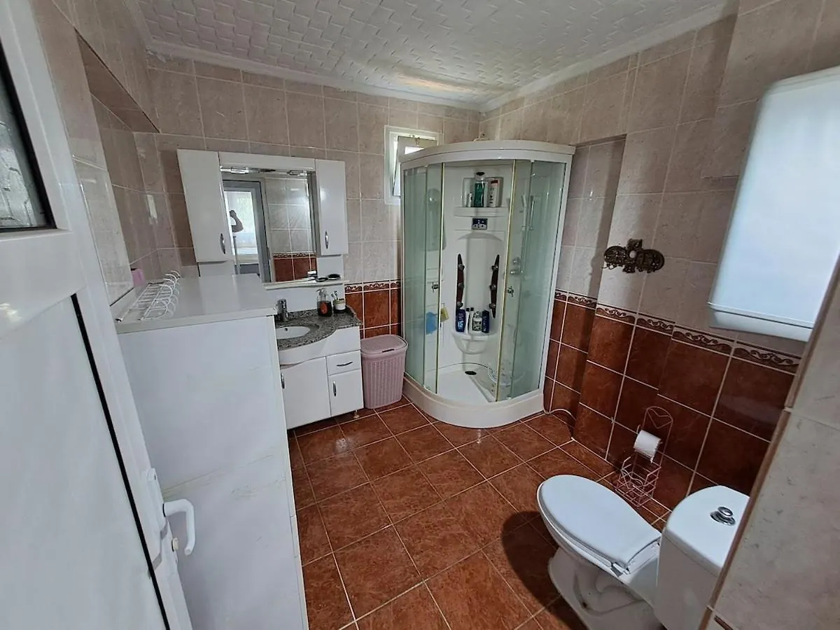 Kusadasi Deniz Yildizi Sitesi Havuzlu