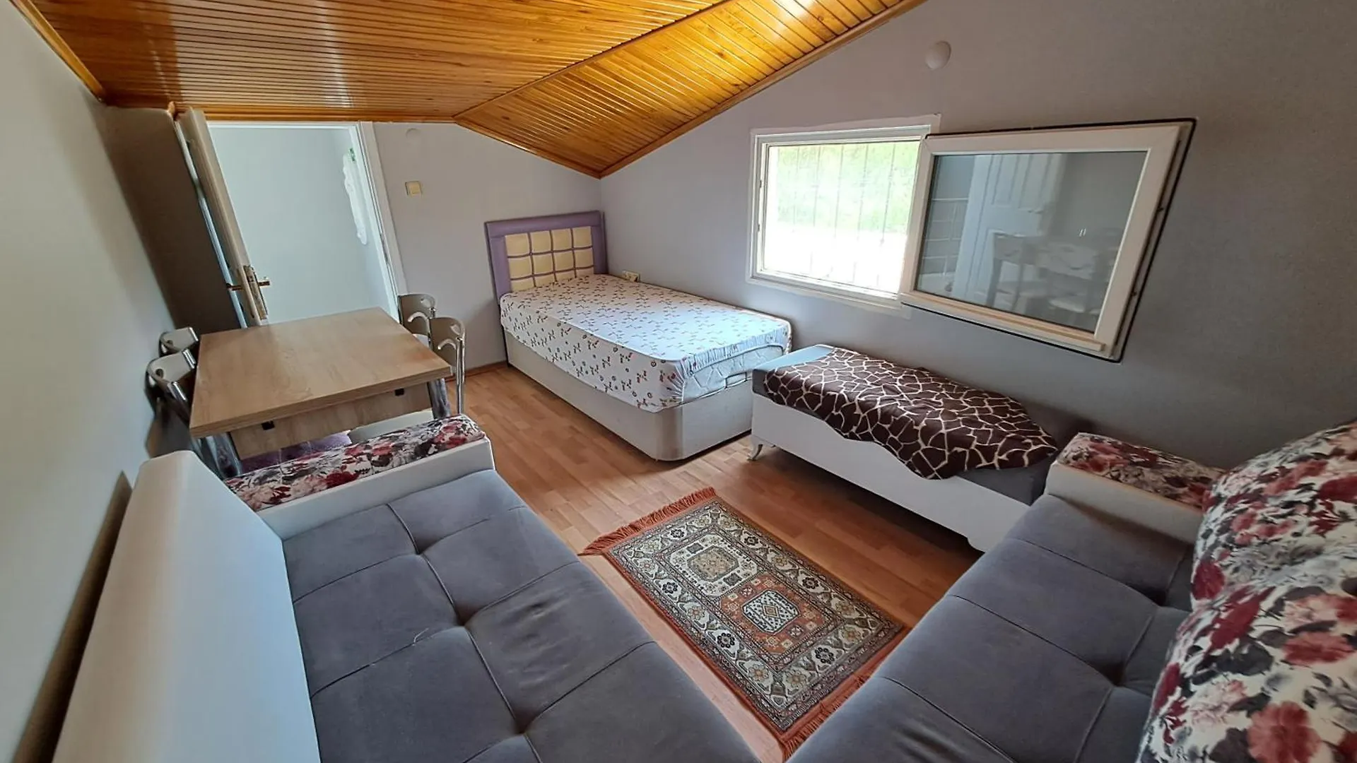 Kusadasi Deniz Yildizi Sitesi Havuzlu Türkiye