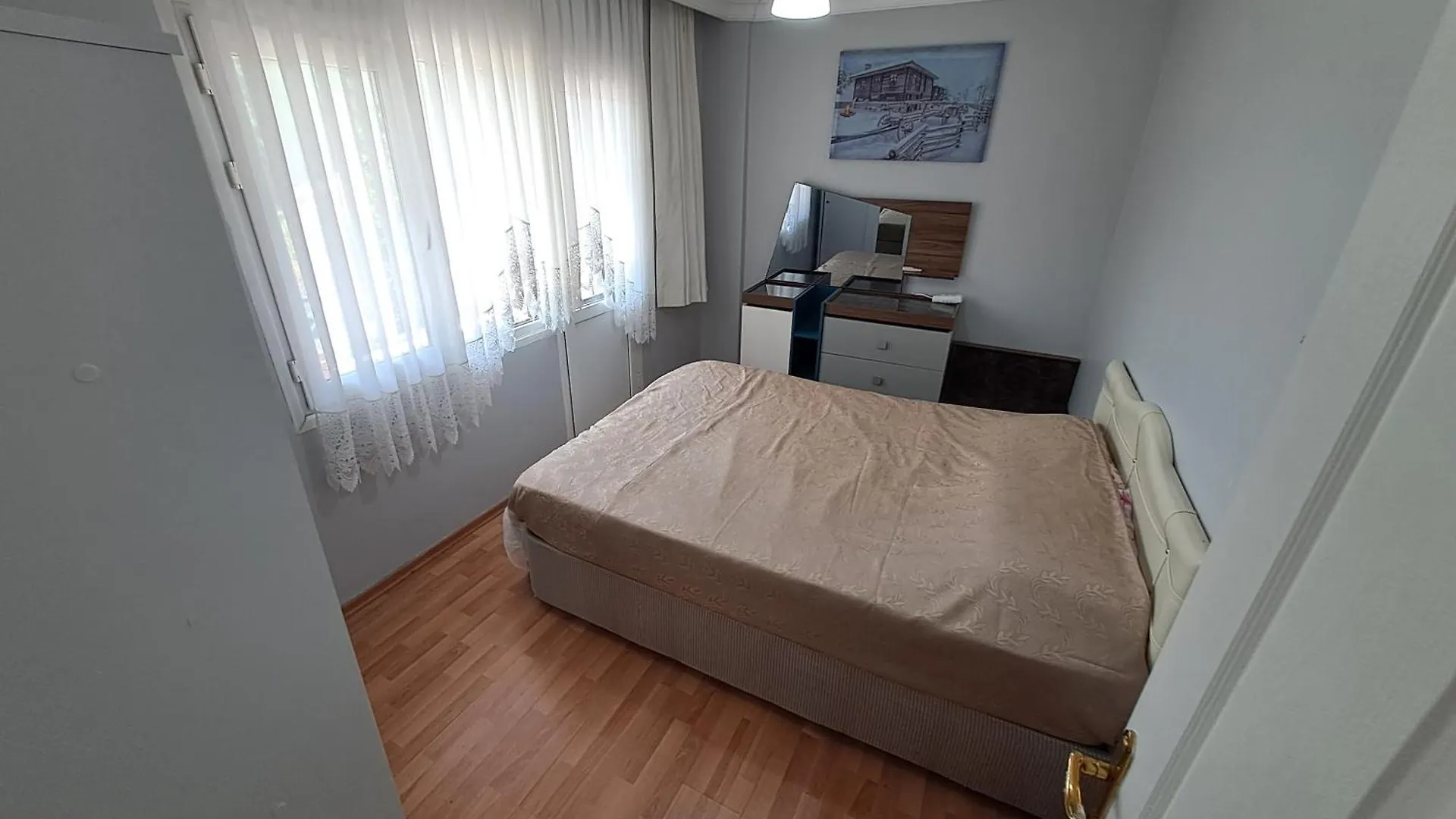 Kusadasi Deniz Yildizi Sitesi Havuzlu